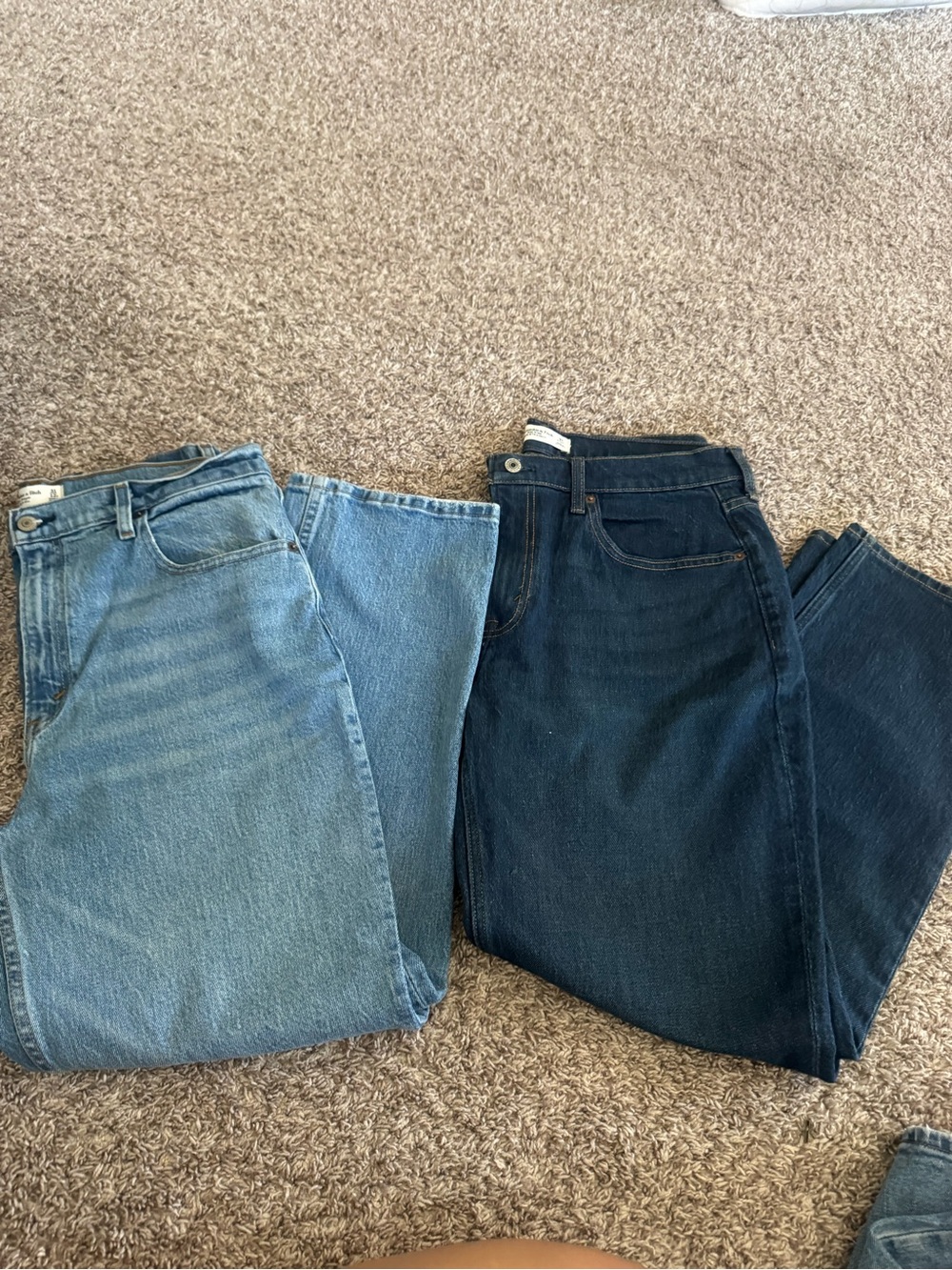 Abercrombie and Fitch 90’s high/mid-Rise Straight Jeans - Light Blue / Dark Blue